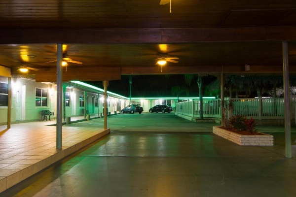 Budget Inn of Avon Park image 11