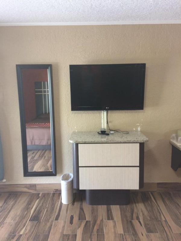 Budget Inn of Avon Park image 14